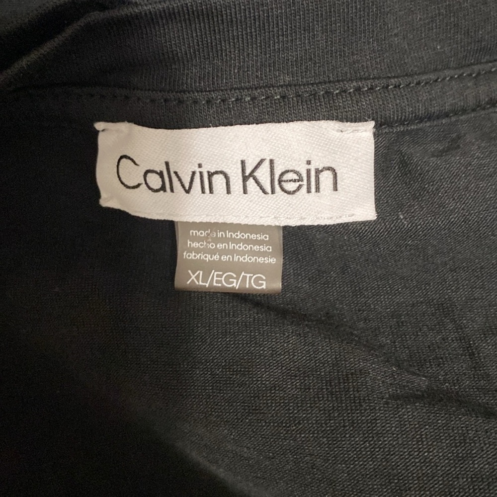 Calvin Klein graffiti print elastic waist and side pocket T-shirt dress - Picture 9 of 10